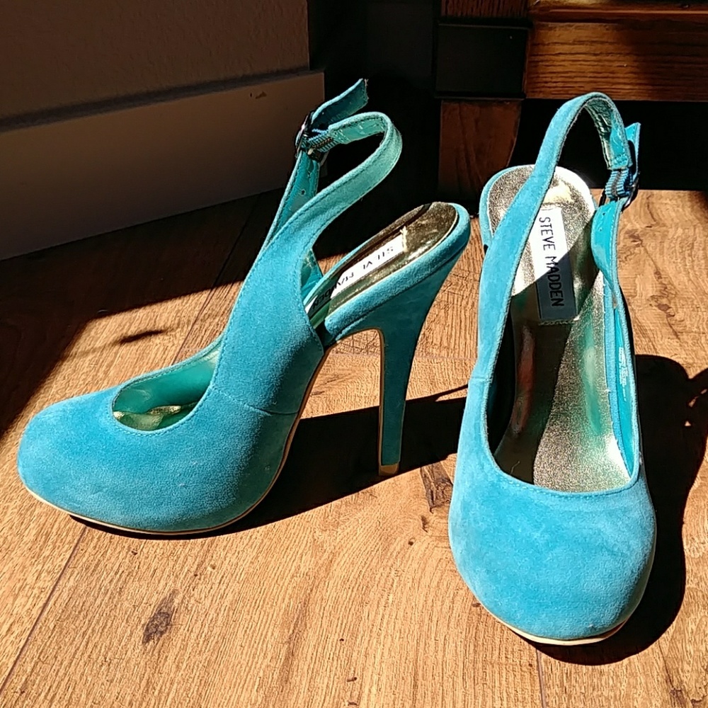 NWOT Steve Madden Turquoise Heel